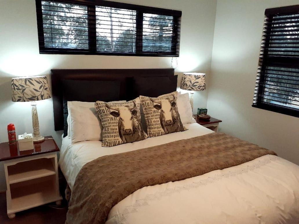 Sunset View Self Catering Cottage 언더버그 객실 사진